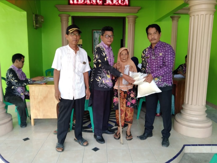 Album : pembagian beras